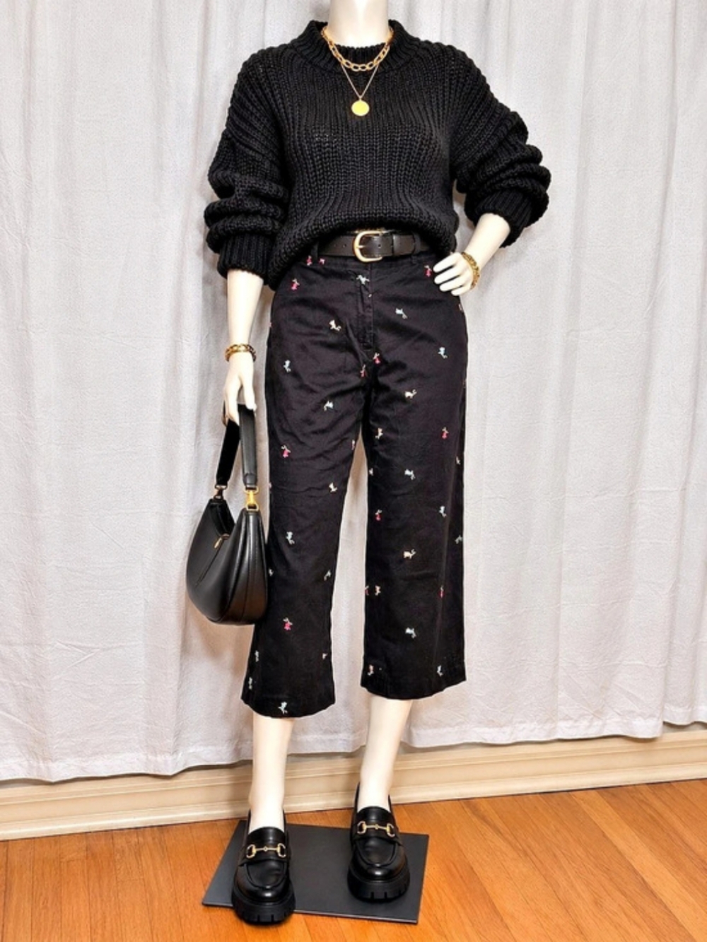 Briggs New York Black Floral Embroidered Cropped Pants Size 8